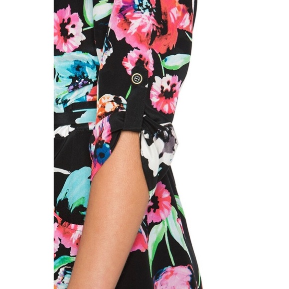 yumi Kim x revolve Liz romper black floral half sleeve w tab buttons v neck - Picture 5 of 16